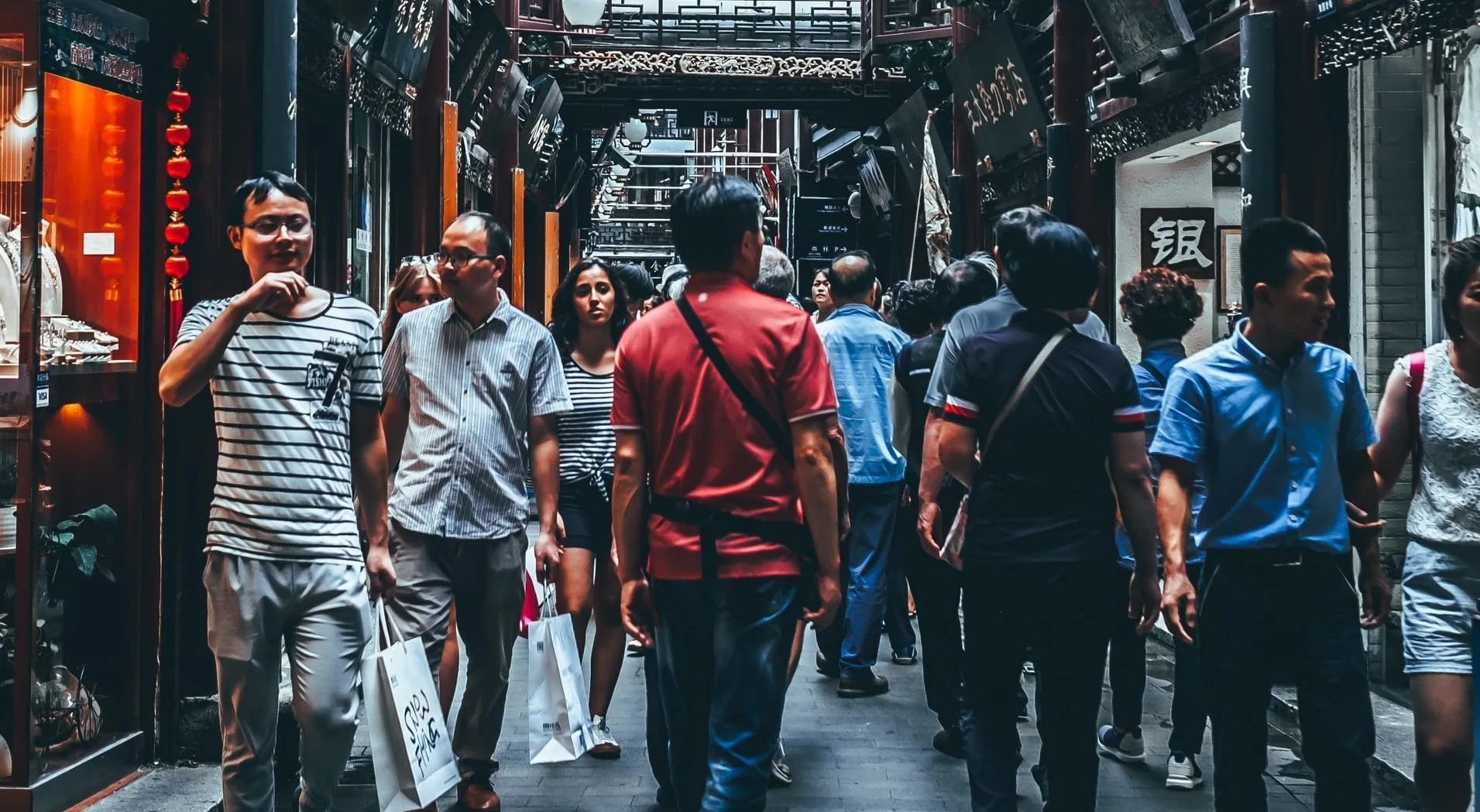 Featured image for the article: Behind the “Great Firewall”: Online Advertising in China [1/2]